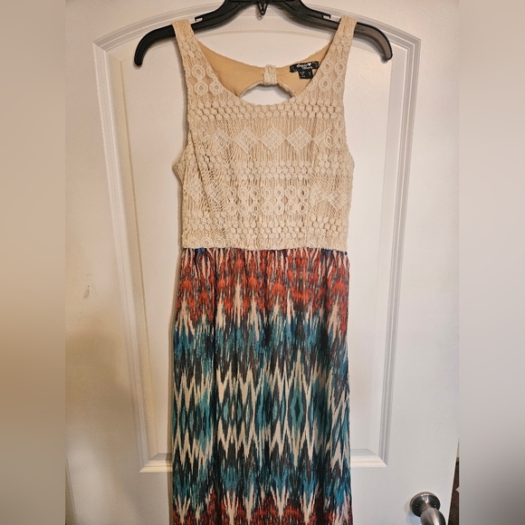 Sequin Hearts Aztec Style Long Dress Size 7 - Picture 6 of 6
